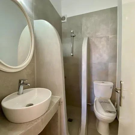 מלון Serene Hill נאוסה