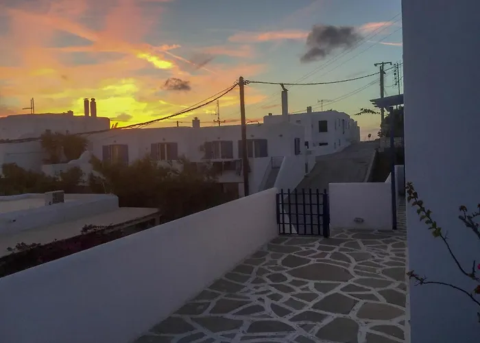 Serene Hill Naousa (Paros)