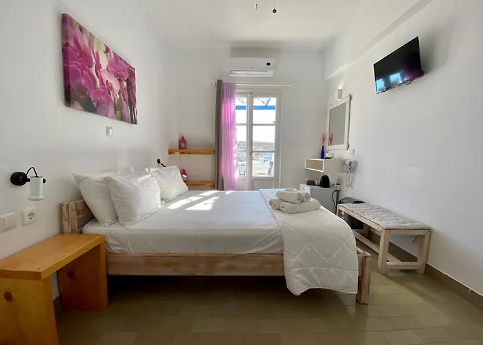 Serene Hill Naousa (Paros)